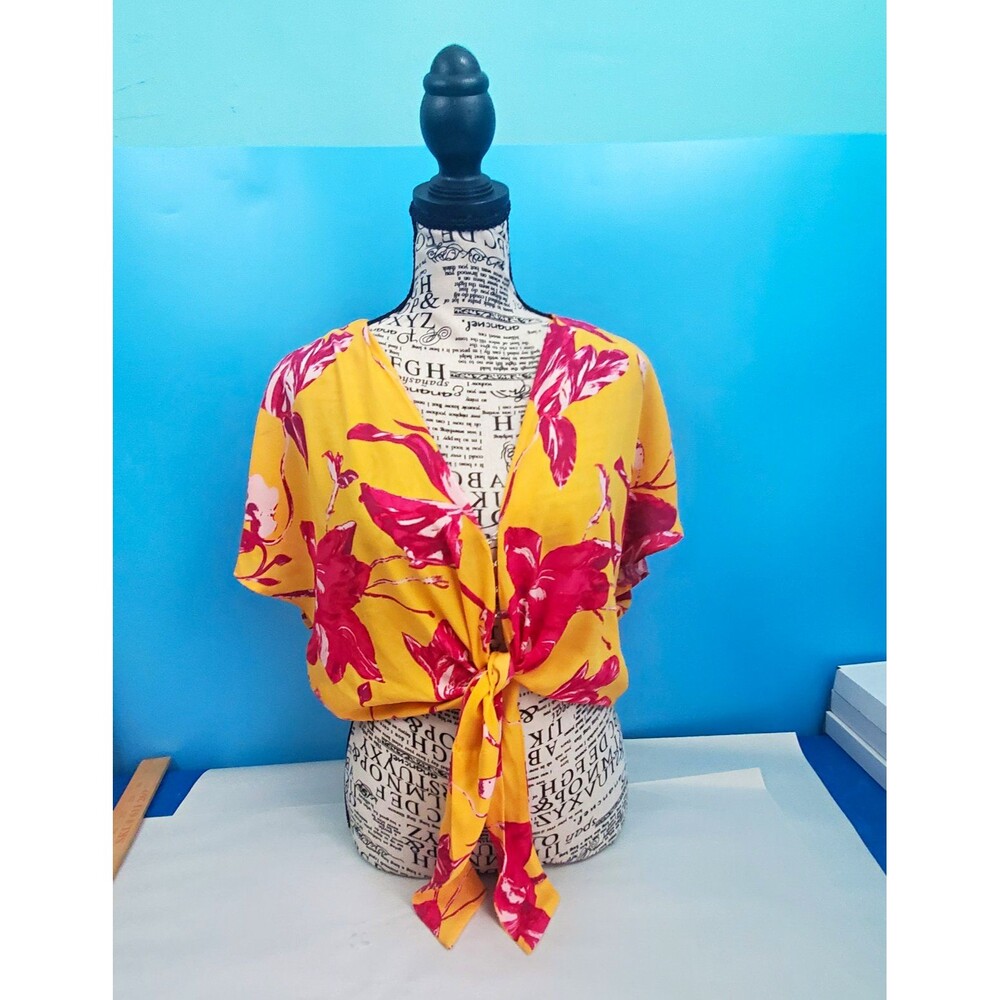 Color Me Courtly Top 8 Womens Yellow Pink Floral Tie Front Crop Blouse Flaw